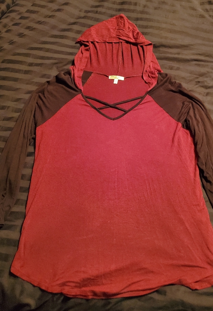 Long sleeve hooded shirt